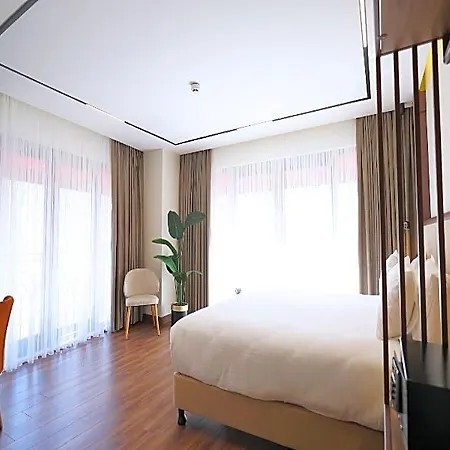 Mandala Karakoy 3*
